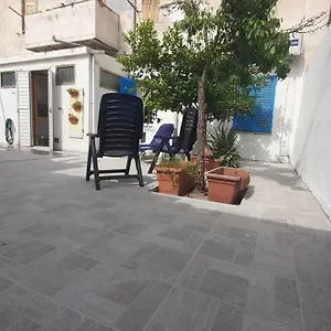 https://gianta-casa-vacanze.hotelsalgherosardinia.com